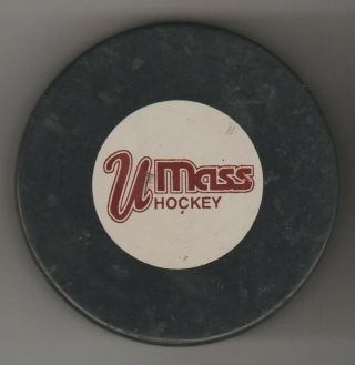 Umass Minutemen University Massachusetts Ice Hockey East Game Puck Ing Mic Ncaa