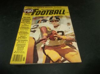 Vtg 1976 Street & Smiths Pro Football Yearbook - Terry Bradshaw Cover