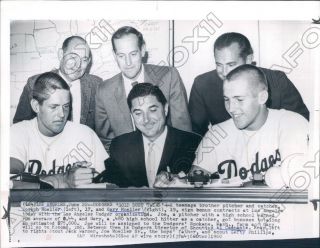 1960 Los Angeles Dodger Baseball Players Joseph & Gary Moeller Press Photo
