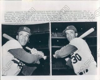 1965 Los Angeles Dodgers Baseball Player Switch Hitter Maury Wills Press Photo
