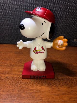 St.  Louis Cardinals 2018 Peanuts Busch Stadium Snoopy Bobblehead