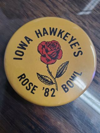 Vintage Iowa Hawkeyes Button Pin Rose Bowl 82 Football