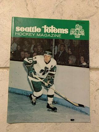 1973 - 74 Whl Hockey Program Seattle Totems Vs Denver Spurs November 22nd 1973