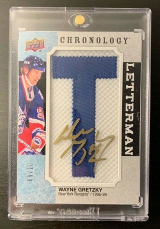 2018 - 19 Upper Deck Chronology Letterman Wayne Gretzky Auto Patch Ed 9/10
