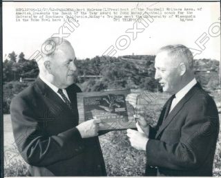 1962 Usc Trojan Football Coach John Mckay & Bert Mcgrane Press Photo