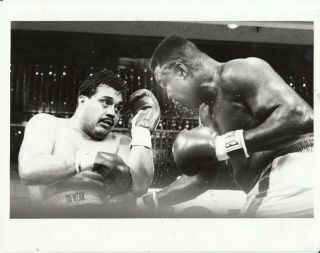 Boxer Larry Holmes Boxing Photo