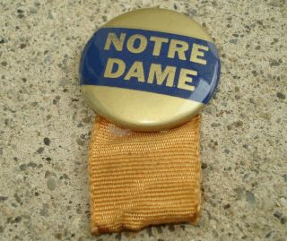 Vintage 1940s Notre Dame College Football Pinback Button Old 1.  25 " College Univ