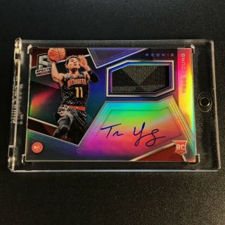 Trae Young 2018 Panini Spectra 104 Auto Patch Refractor Rookie Rc D /299 Hawks