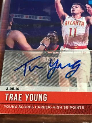 2018 - 19 Panini Instant NBA Trae Young Encased Auto TRUE RC 111 Serial ' d 5/5 2