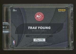2018 - 19 Panini Instant Black Trae Young Hawks RPA RC Logo Patch AUTO 1/1 2