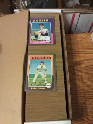 1975 Topps Baseball Near Complete Set - Missing 2 Cards