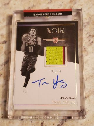 2018 - 19 Panini Noir Trae Young Rookie Patch Auto Rpa Black And White 91/99