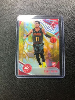 2018 - 19 Panini Chronicles Basketball Trae Young Gold Phoenix Rookie 03/10 Ssp