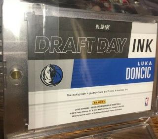 LUKA DONCIC 2018 - 19 PANINI ABSOLUTE DRAFT DAY INK ROOKIE AUTO RC 17/125 Mavs  2
