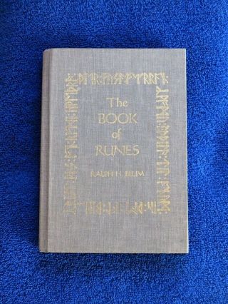 The Book Of Runes By Ralph H.  Blum,  10th Edition In